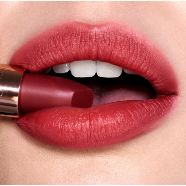 Помада Charlotte Tilbury Matte Revolution Walk Of No Shame