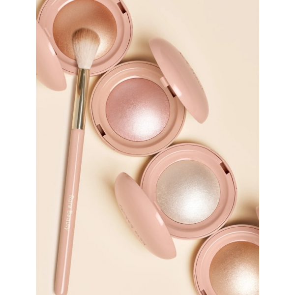 Хайлайтер Rare Beauty Positive Light Silky Touch Highlighter Exhilarate