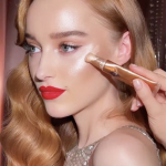 Кремовий хайлайтер Charlotte Tilbury Beauty Light Wand Spotlight