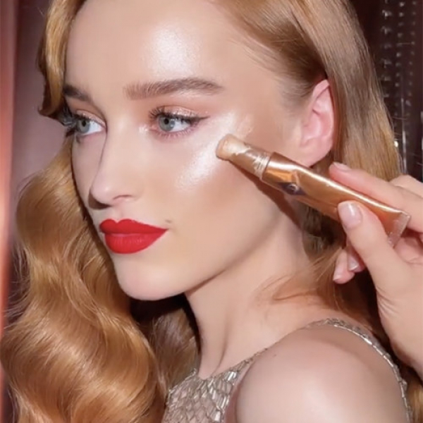 Кремовий хайлайтер Charlotte Tilbury Beauty Light Wand Spotlight