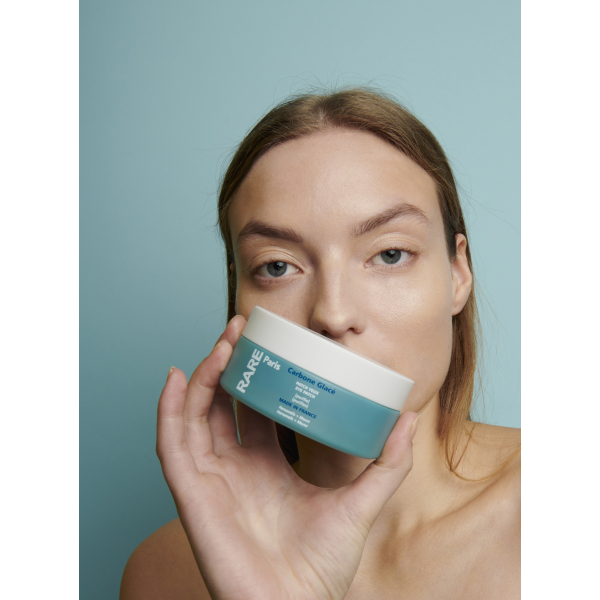 Патчі проти набряків з гамамелісом та екстрактом мальви Rare Paris Carbone Glacé Purifying Eye Patch