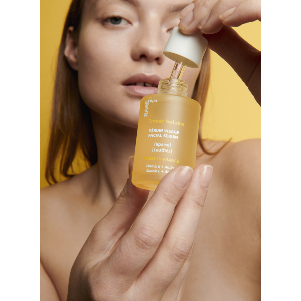  Заспокійлива сироватка з вітаміном Е та екстрактом арніки Rare Paris Trésor Solaire Soothing Face Serum