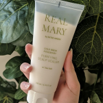 Очищувальна та відлущувальна маска для шкіри голови Rated Green Realmary Purifying Scalp Очищувальна та відлущувальна маска для шкіри голови Rated Green Realmary Purifying Scalp