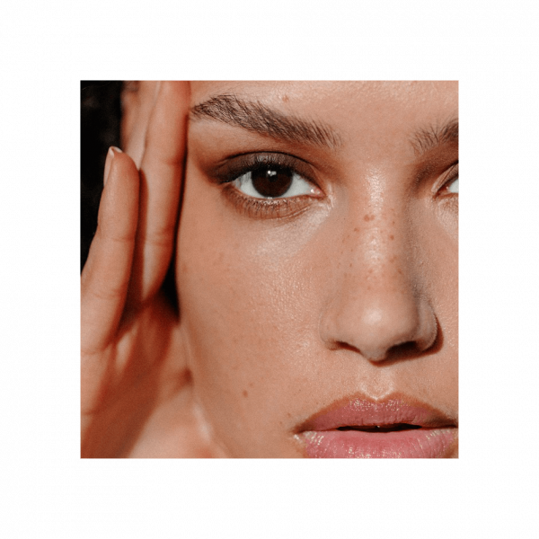 Кремовий олівець Victoria Beckham Beauty Satin Kajal Liner Cocoa  